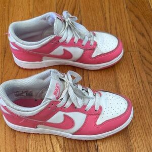 Nike Kids Sneakers in Pink and White